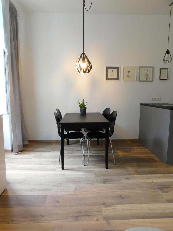 Max, Ruhige Sonnige Wohnung In Praternahe Vienna Exterior photo